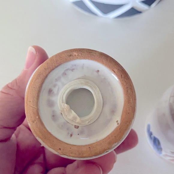 Vintage Blue Swan Salt & Pepper Shaker Pottery w/ Milk Glaze 2 3/4" Tall - Picture 3 of 7